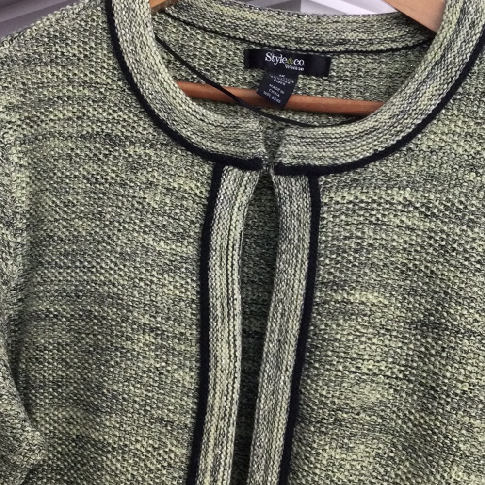 Vintage warm sweater cardigan in light green black trim - Picture 5 of 5